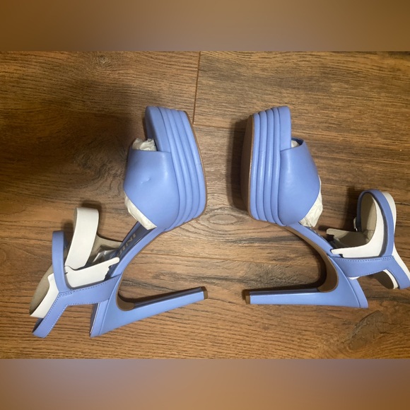 Gianni Bini blue high heels NWT NIB - Picture 8 of 16